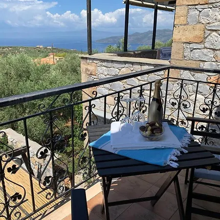Semi Detached Stone House Great Location Ferienhaus Kardhamili