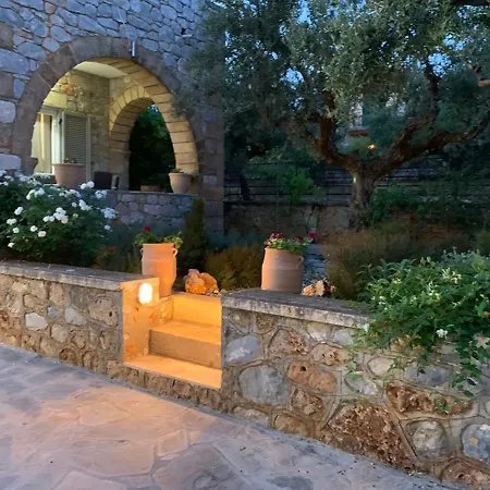 Semi Detached Stone House Great Location Holiday home Kardamyli